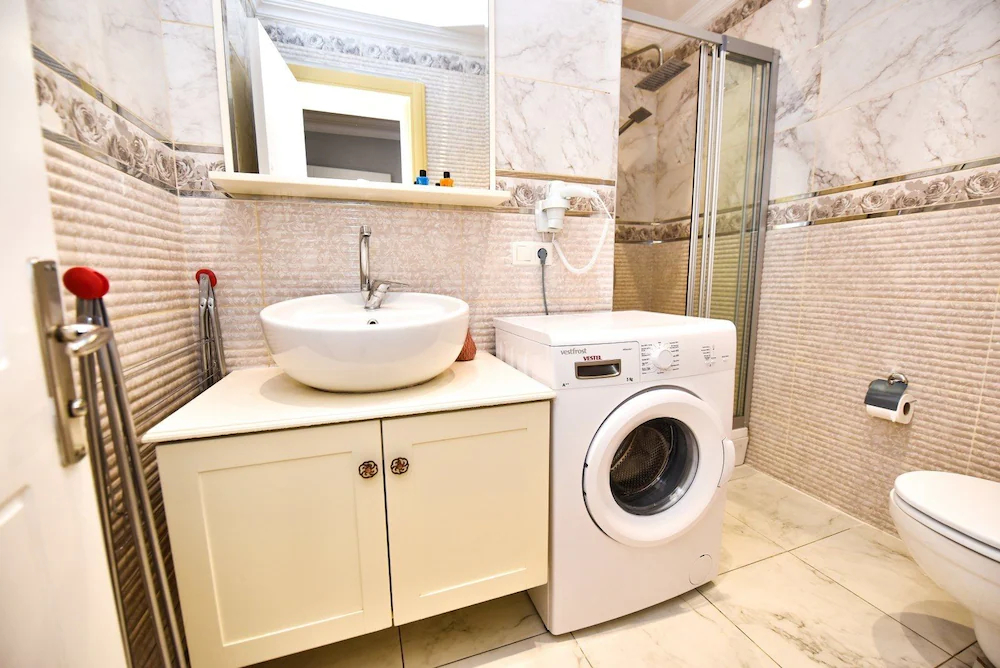 Royal Garden Suite Hotel