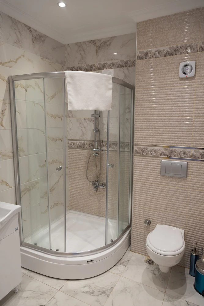 Royal Garden Suite Hotel