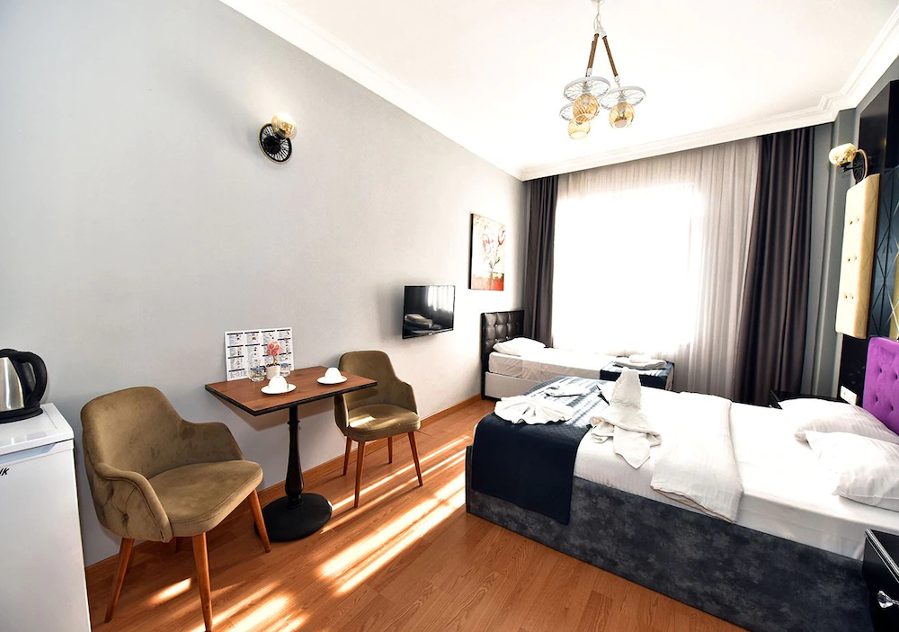 Royal Garden Suite Hotel