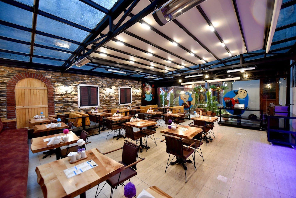 Royal Garden Suite Hotel