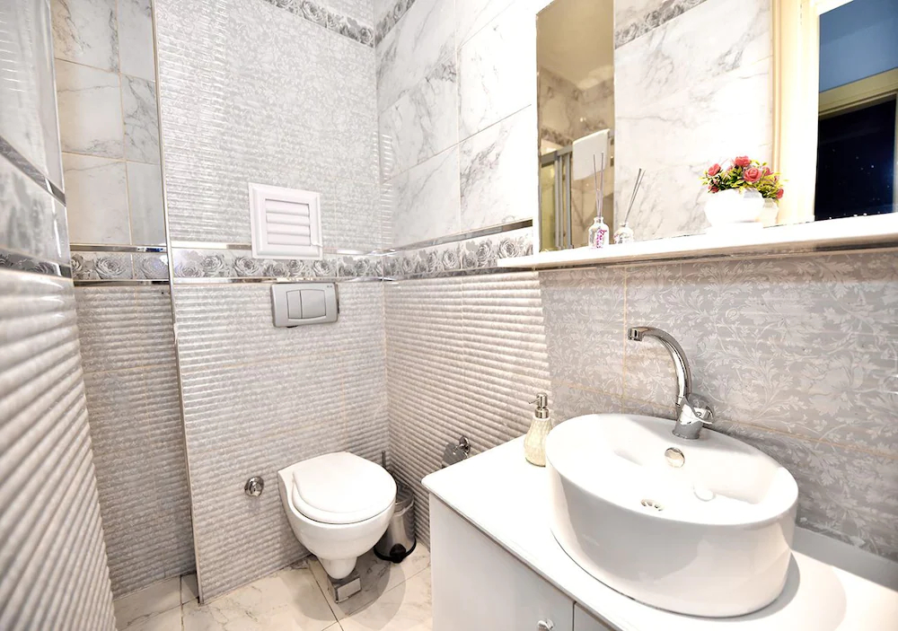 Royal Garden Suite Hotel