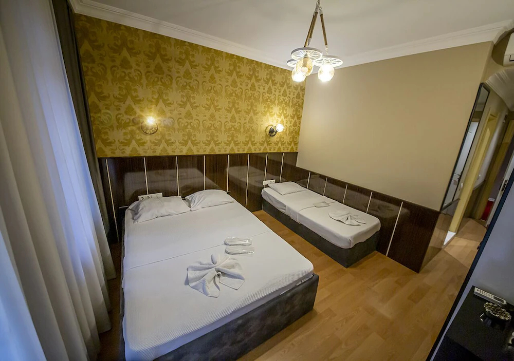 Royal Garden Suite Hotel