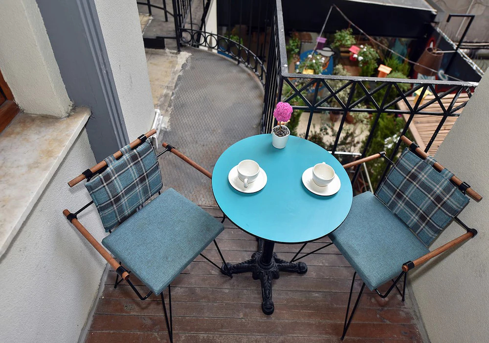 Royal Garden Suite Hotel