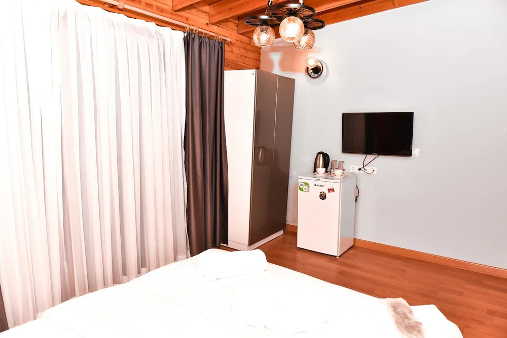 Royal Garden Suite Hotel