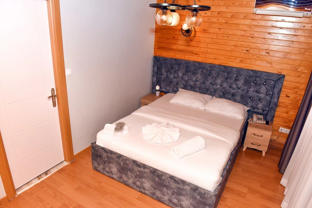 Royal Garden Suite Hotel