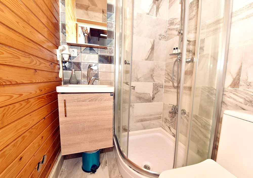 Royal Garden Suite Hotel