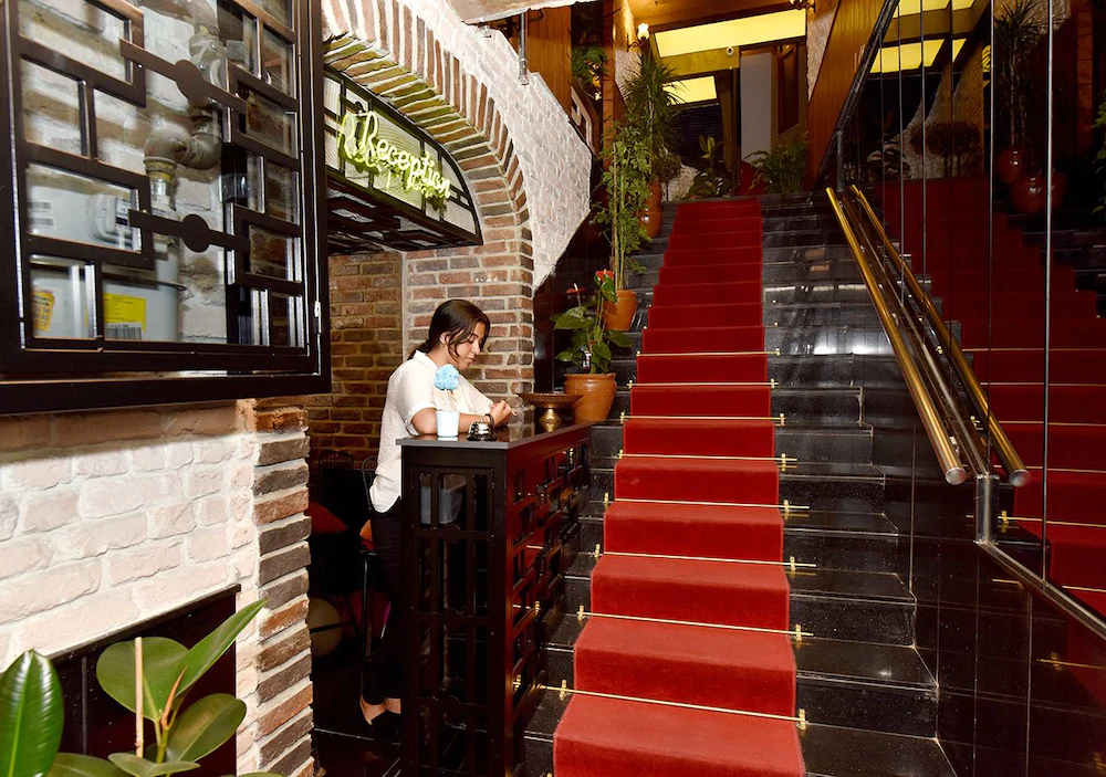 Royal Garden Suite Hotel