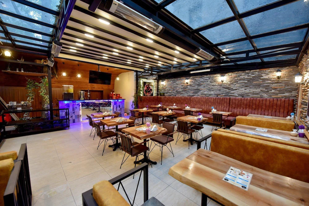 Royal Garden Suite Hotel