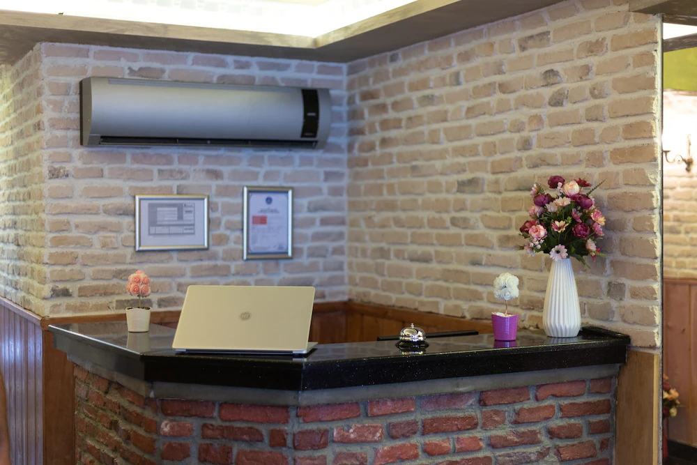 Royal Garden Suite Hotel