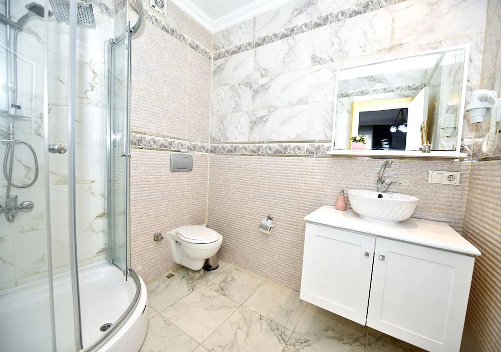 Royal Garden Suite Hotel