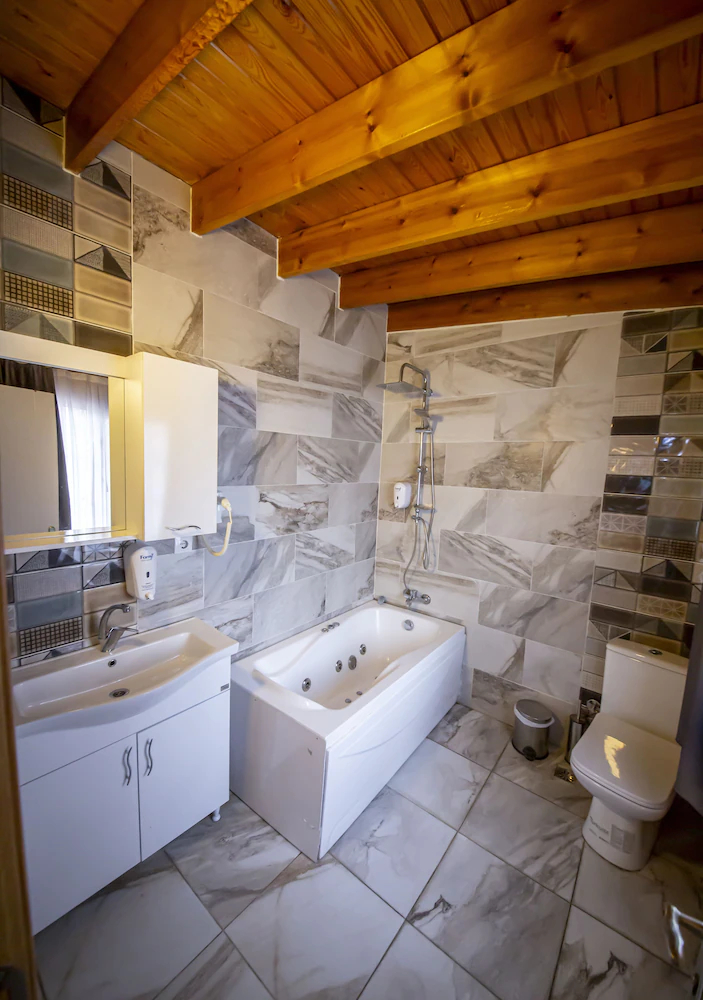 Royal Garden Suite Hotel