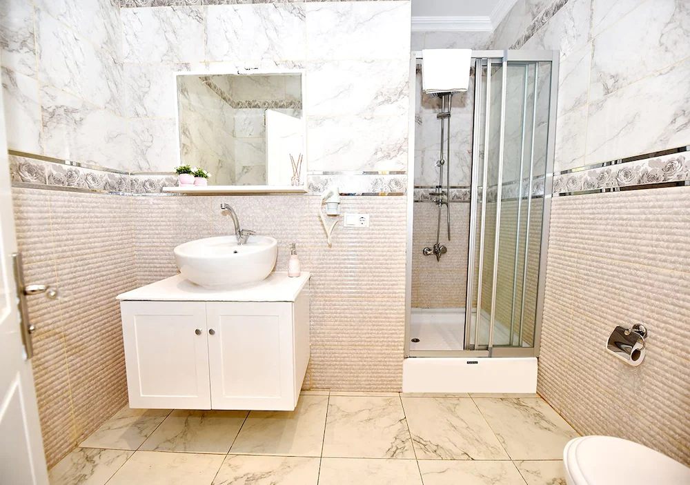 Royal Garden Suite Hotel