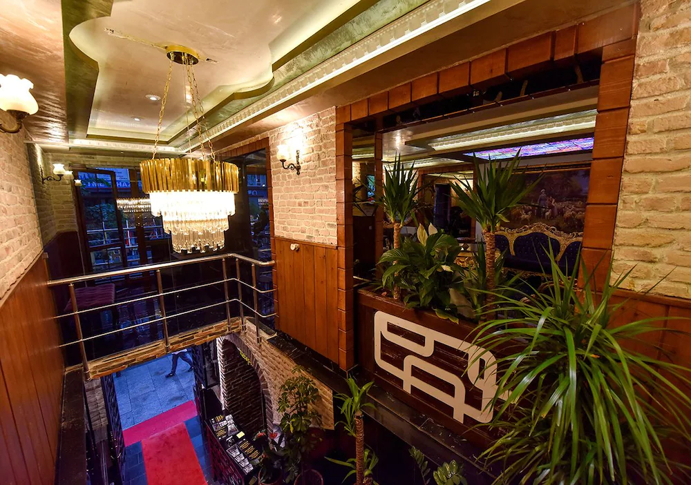 Royal Garden Suite Hotel