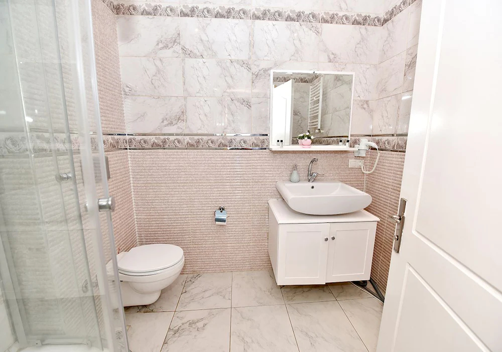 Royal Garden Suite Hotel