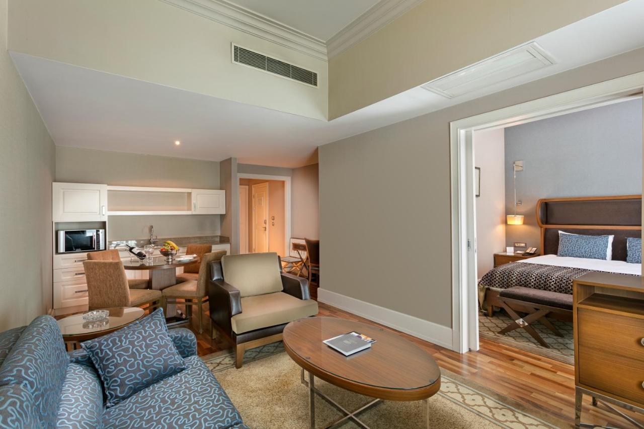 Titanic Business Kartal