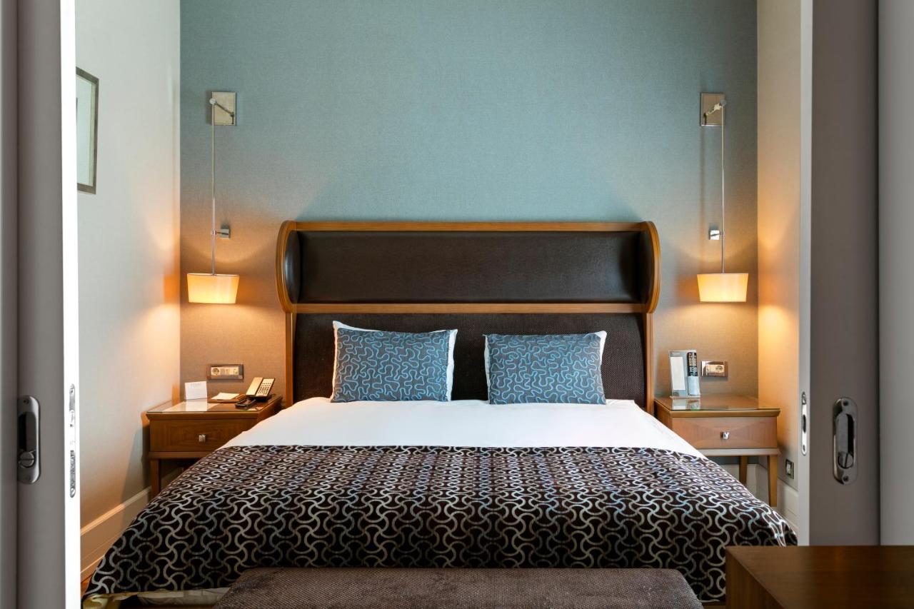 Titanic Business Kartal