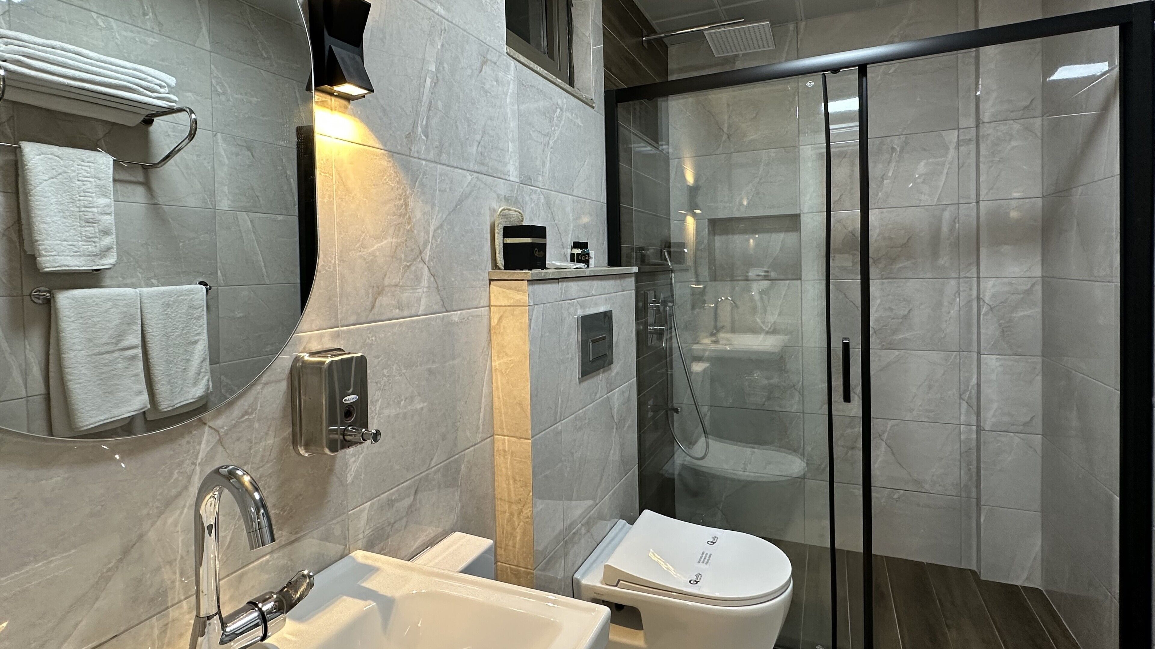 Quality Gold Suite Hotel