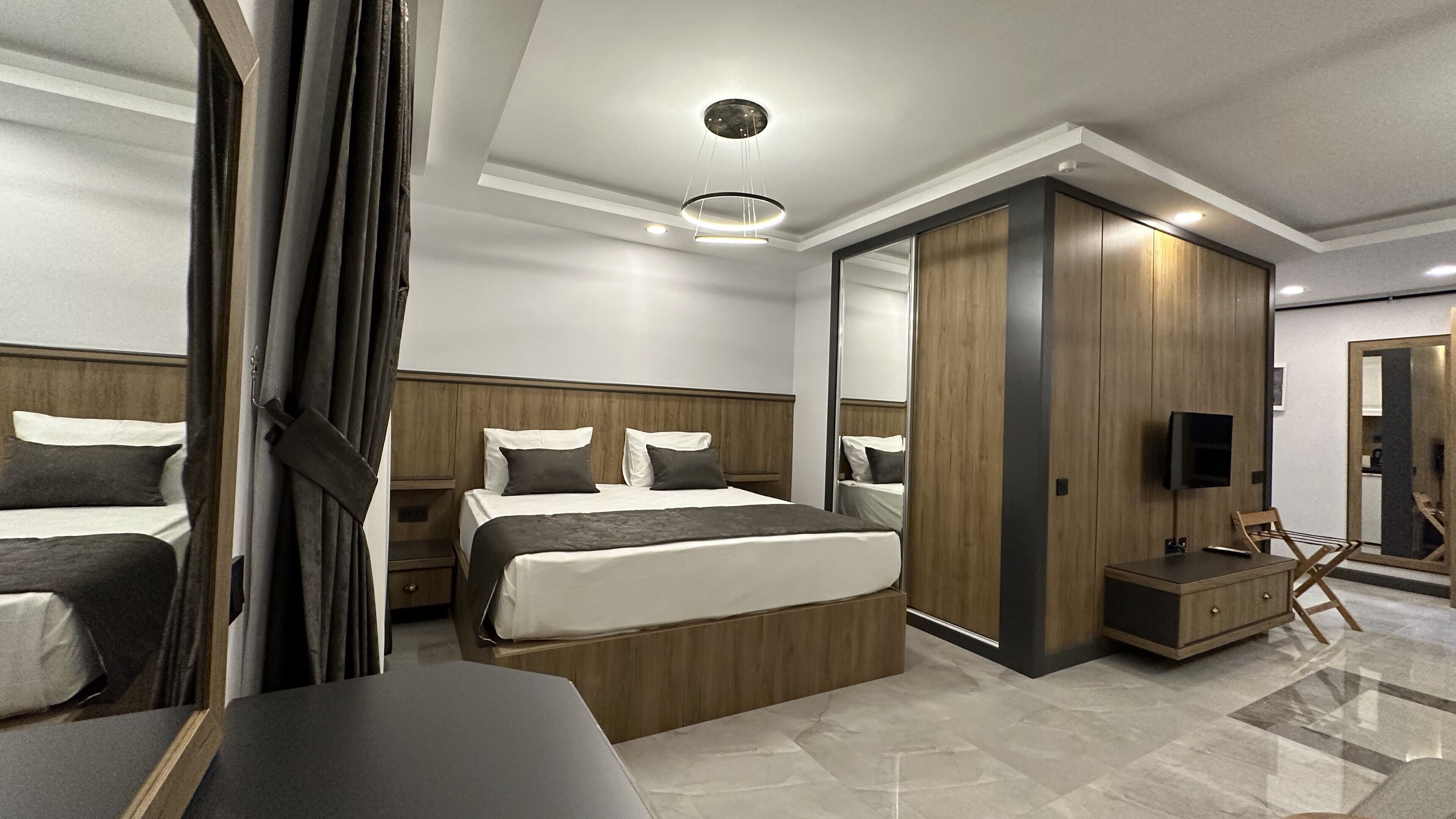 Quality Gold Suite Hotel