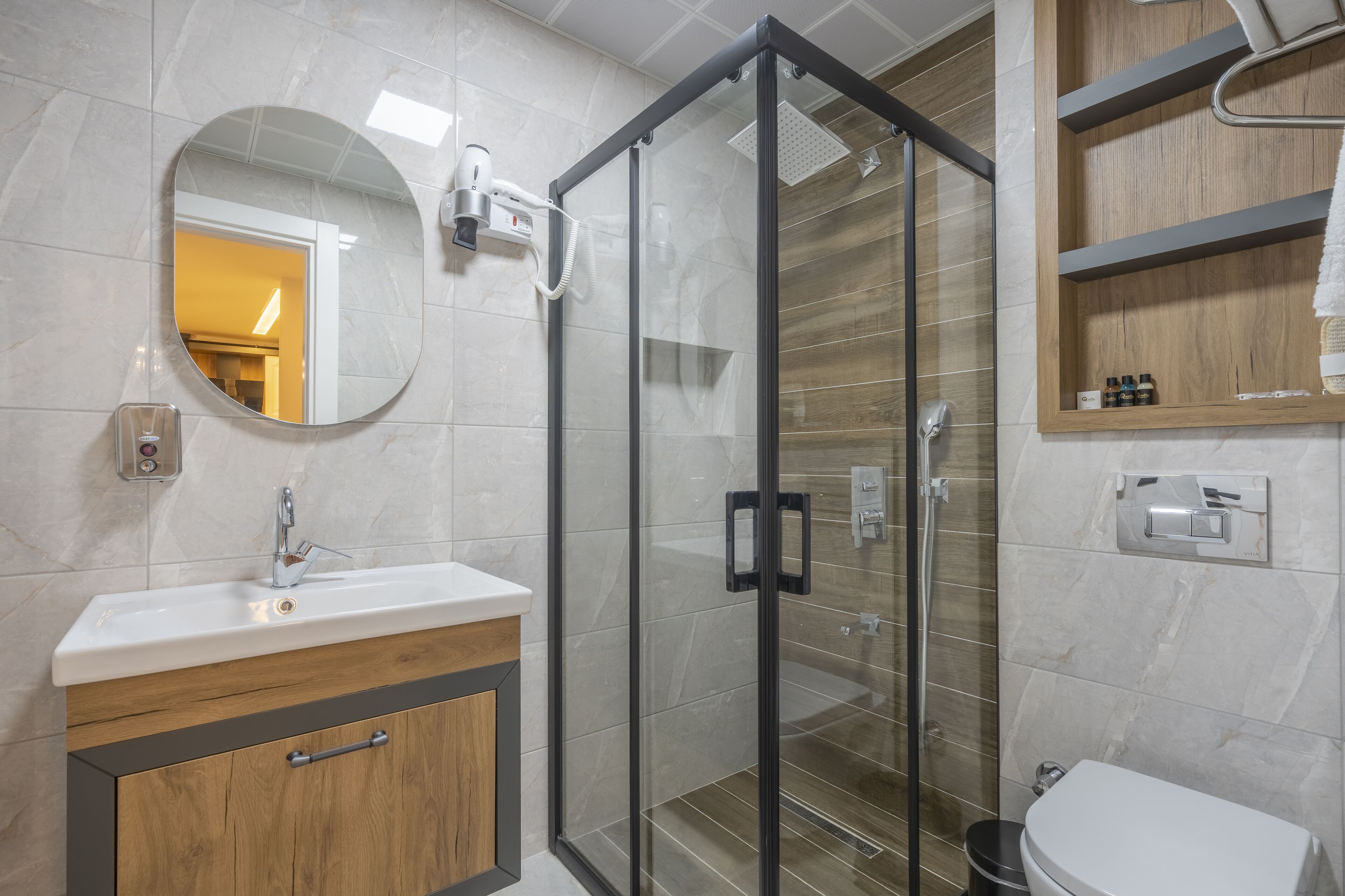 Quality Gold Suite Hotel