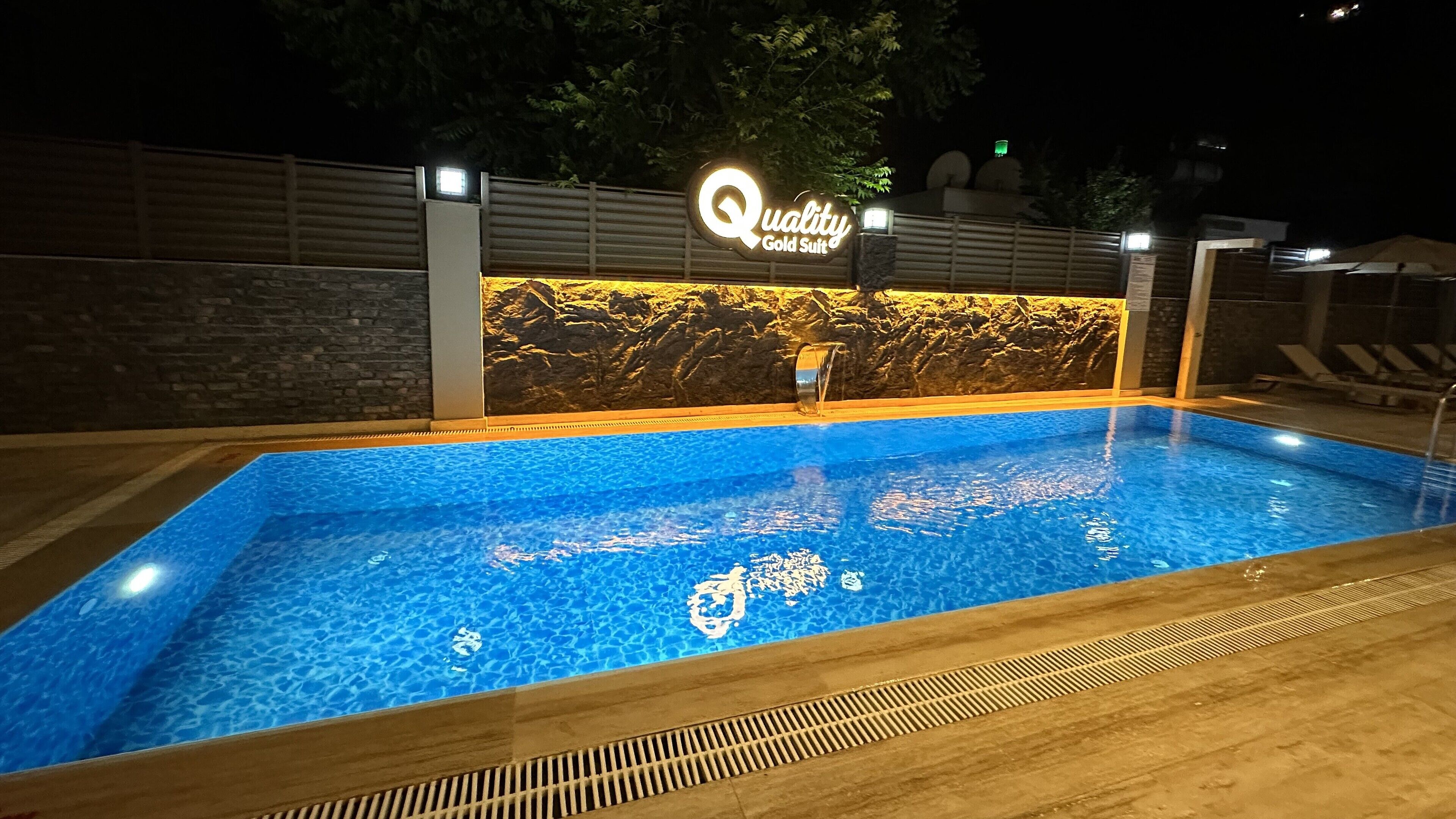 Quality Gold Suite Hotel