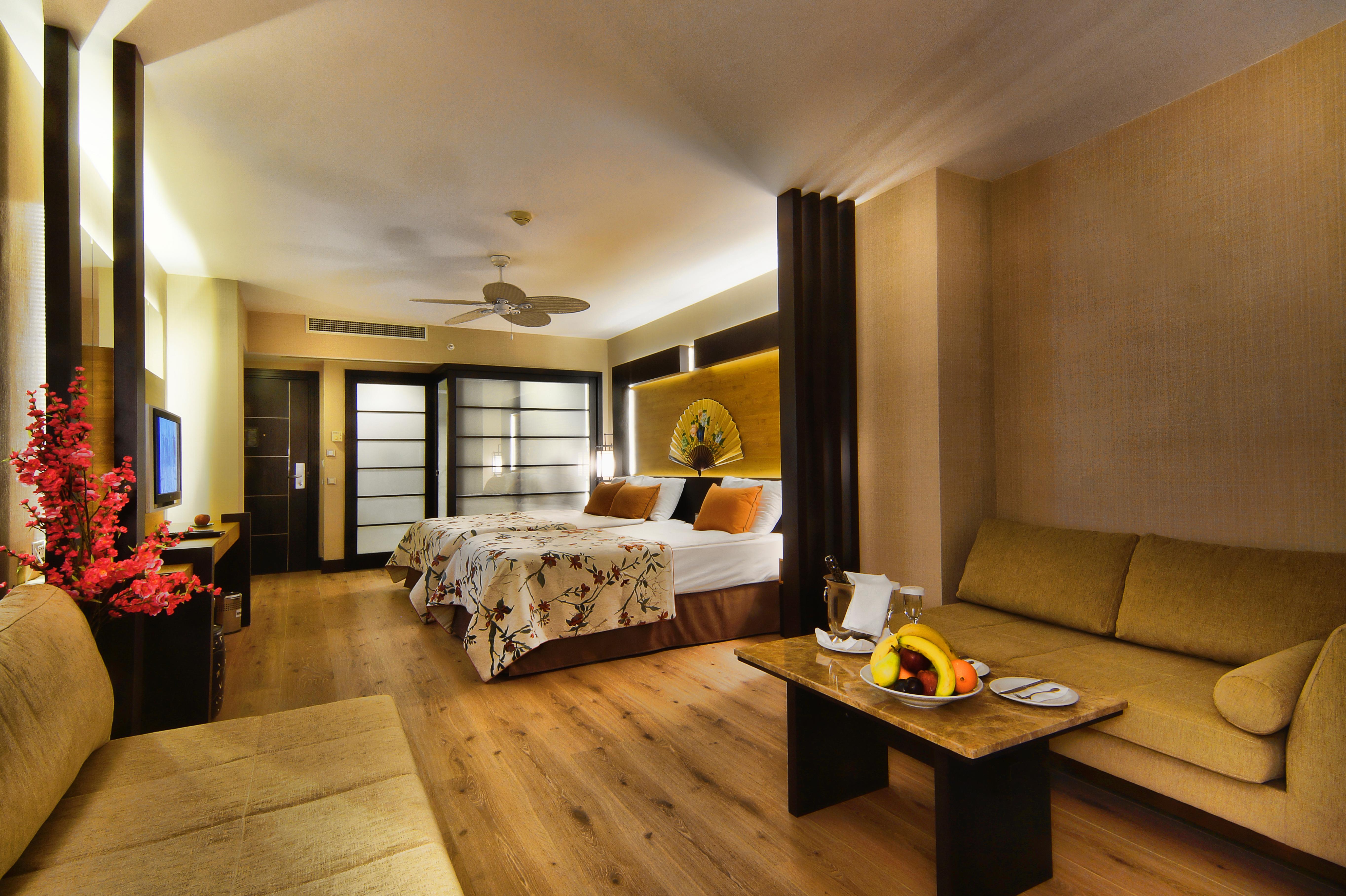 Limak Lara Deluxe Hotel & Resort