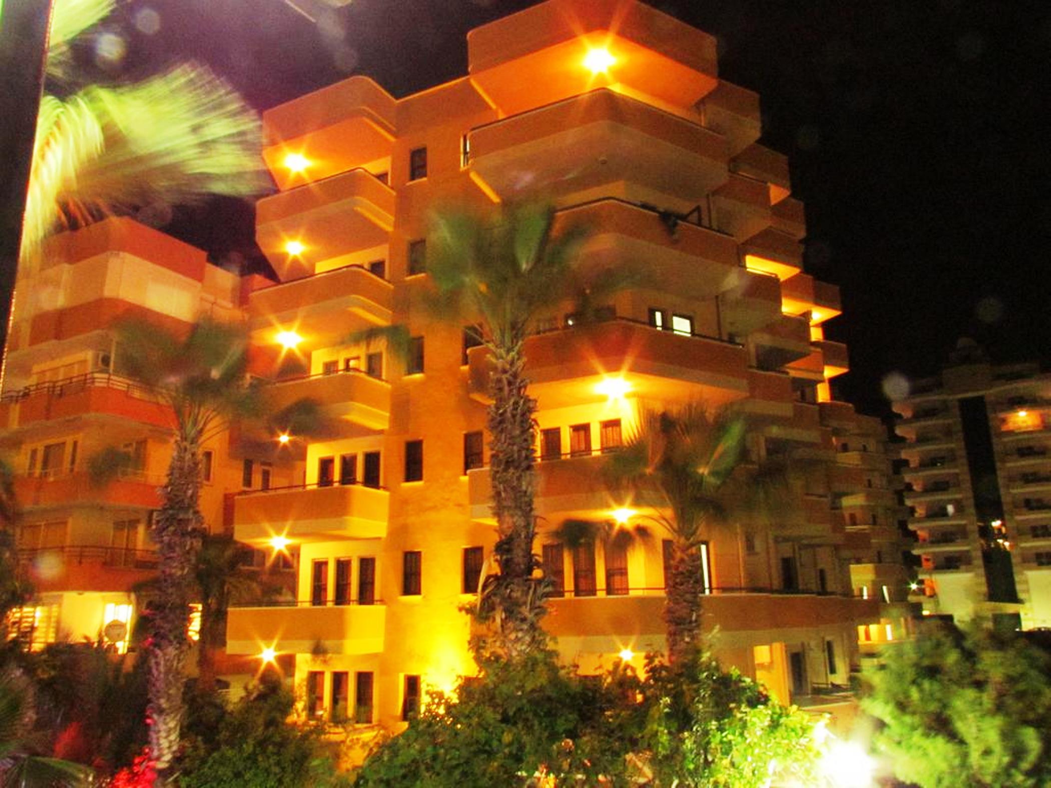 Gold Twins Family Beach Hotel