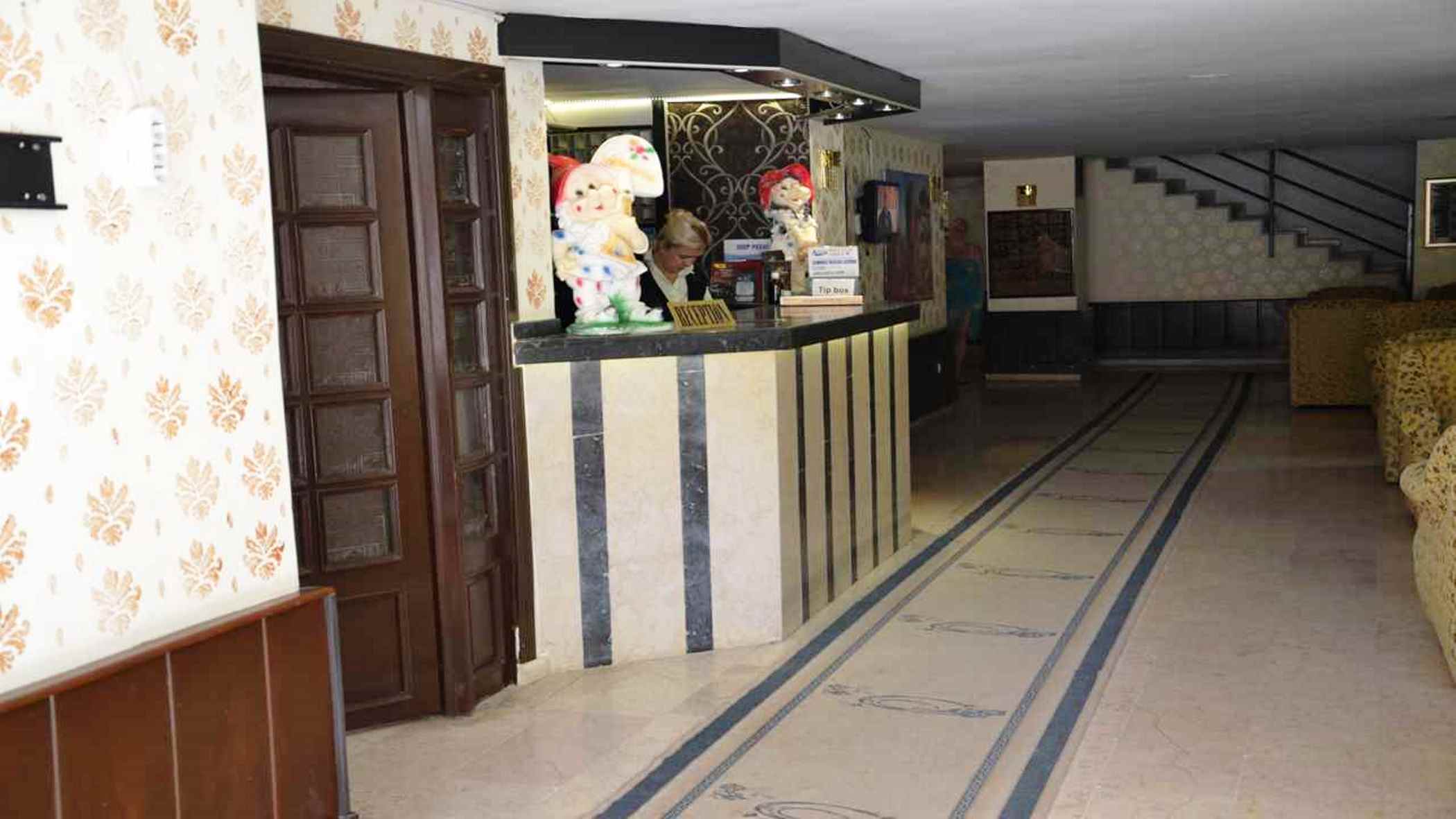 Gold Twins Family Beach Hotel