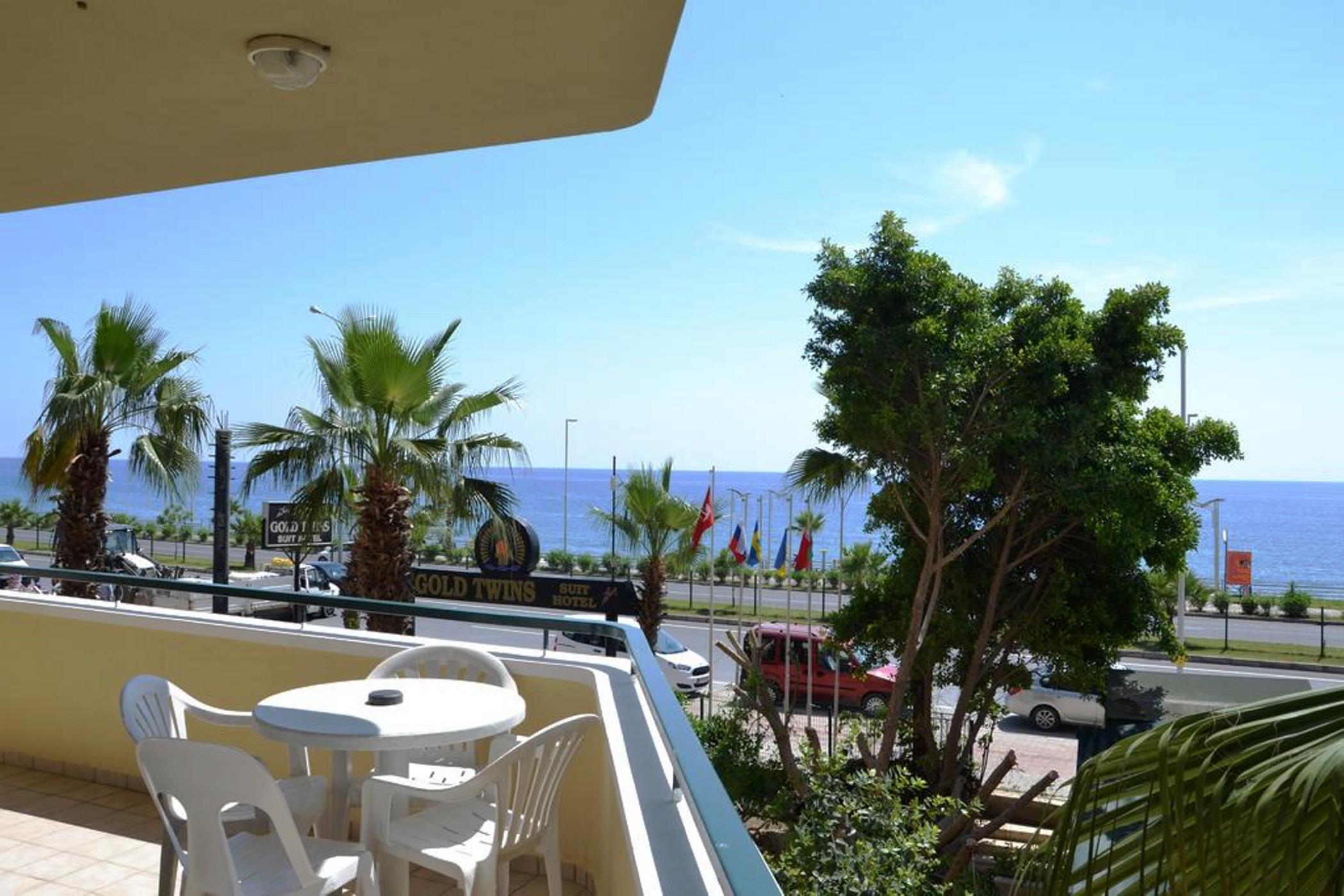 Gold Twins Family Beach Hotel