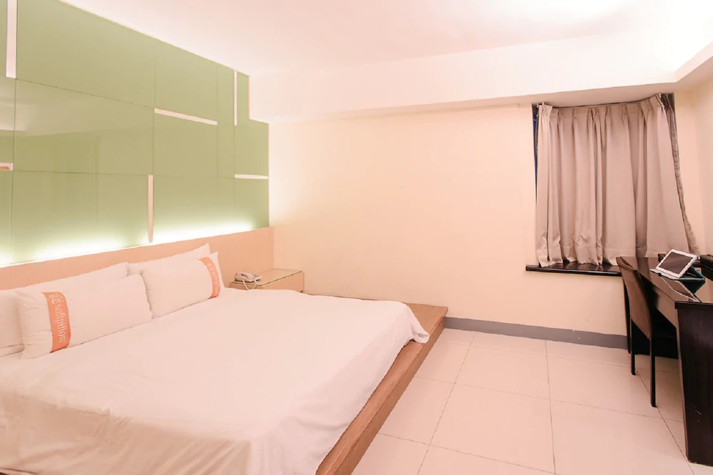 Kiwi Express Hotel Kaohsiung Station