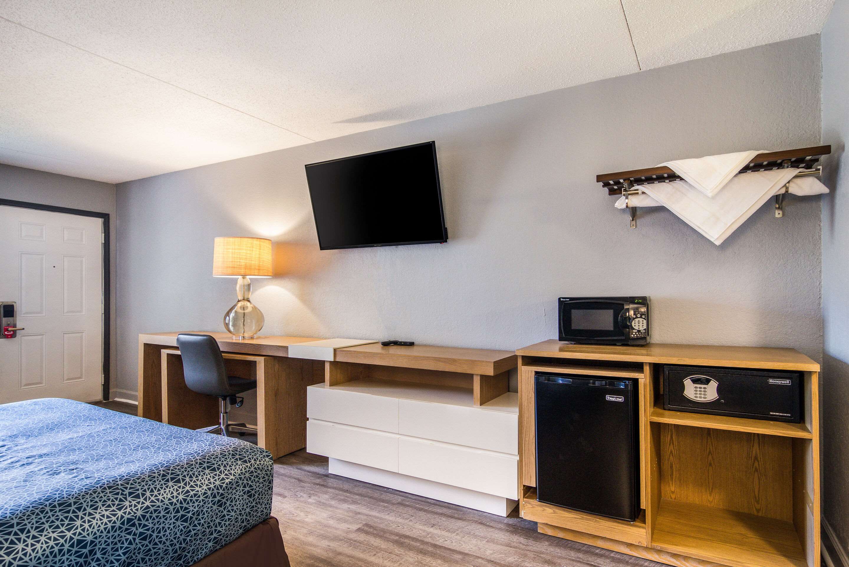 Suburban Studios Brunswick I-95