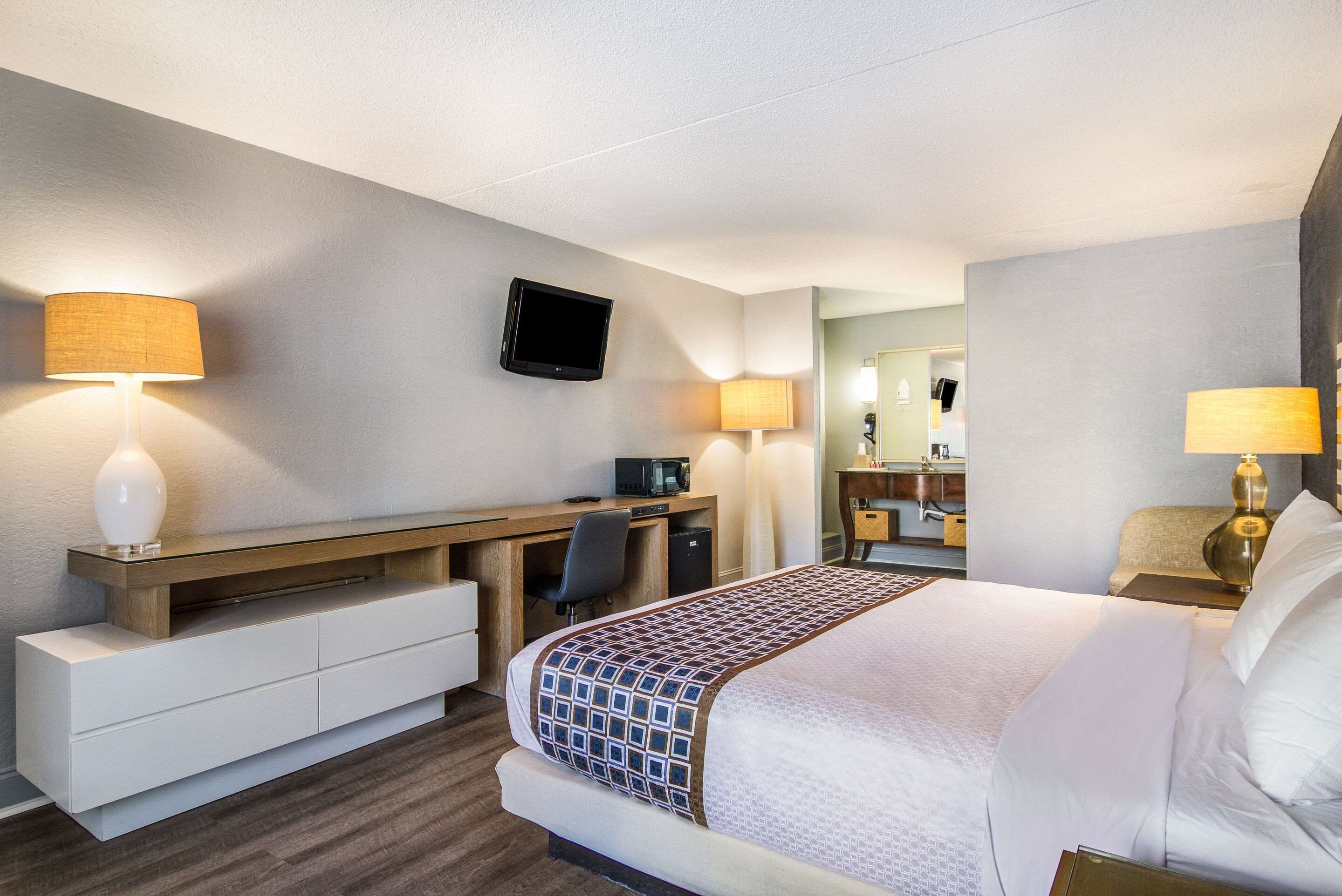 Suburban Studios Brunswick I-95