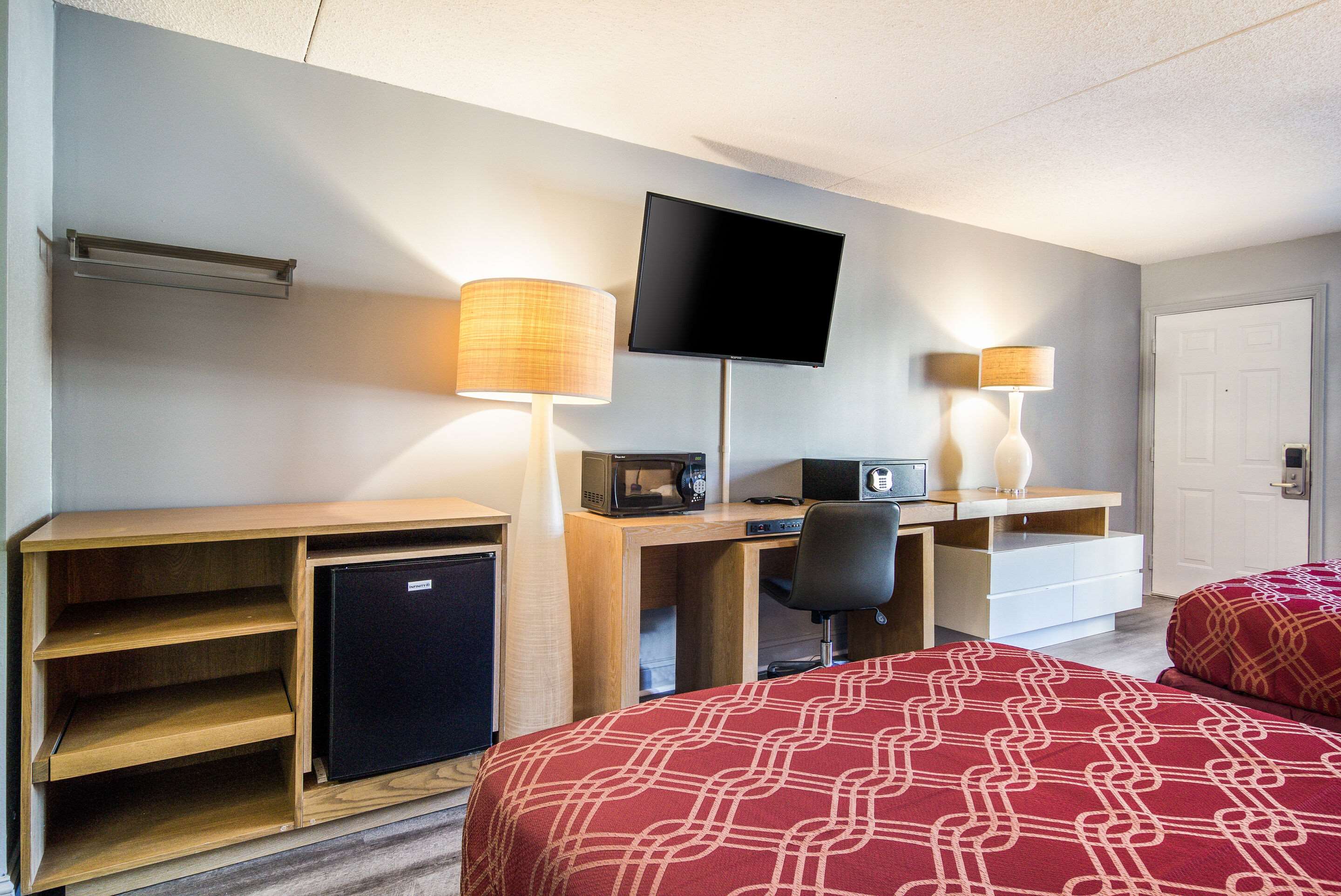 Suburban Studios Brunswick I-95