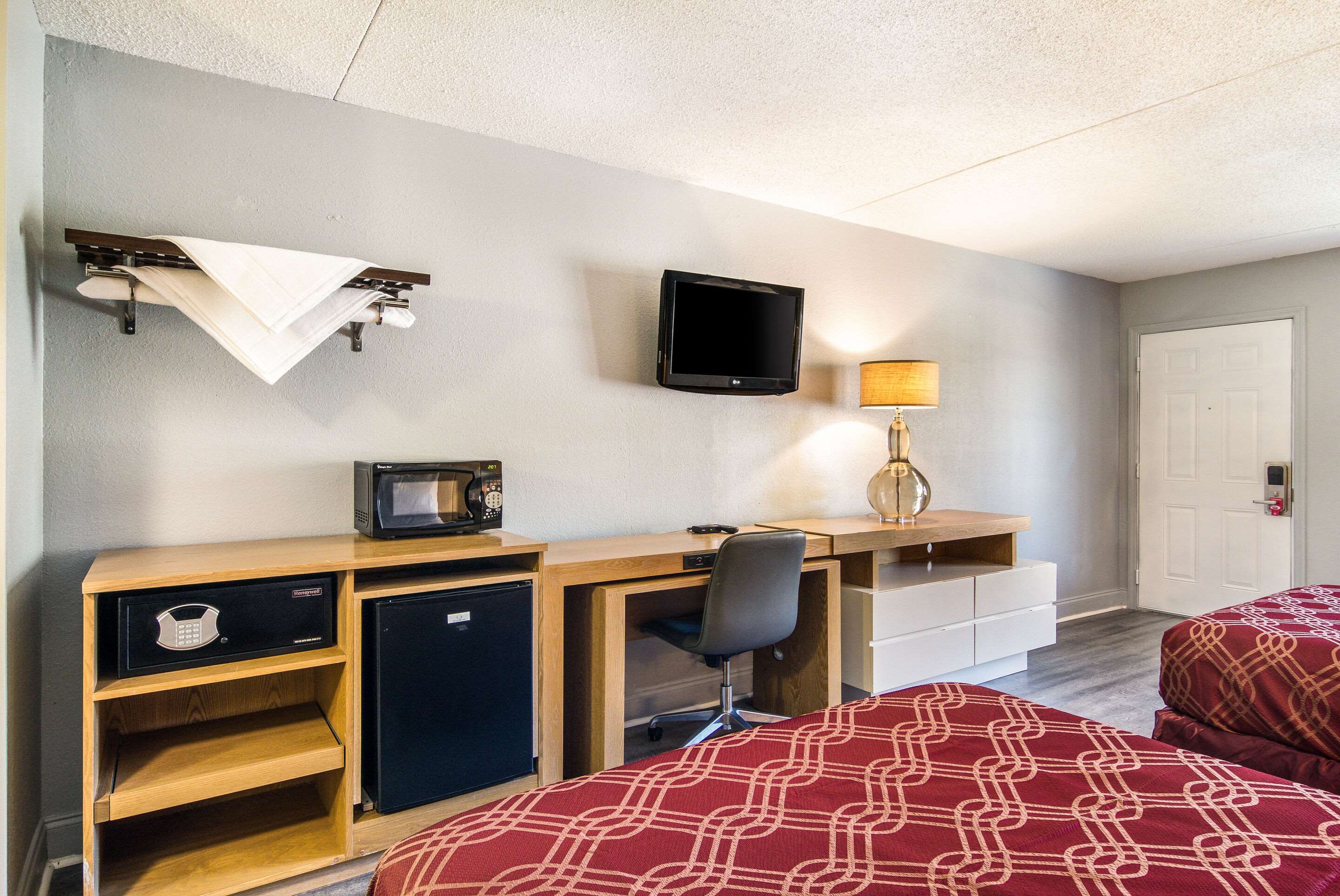 Suburban Studios Brunswick I-95