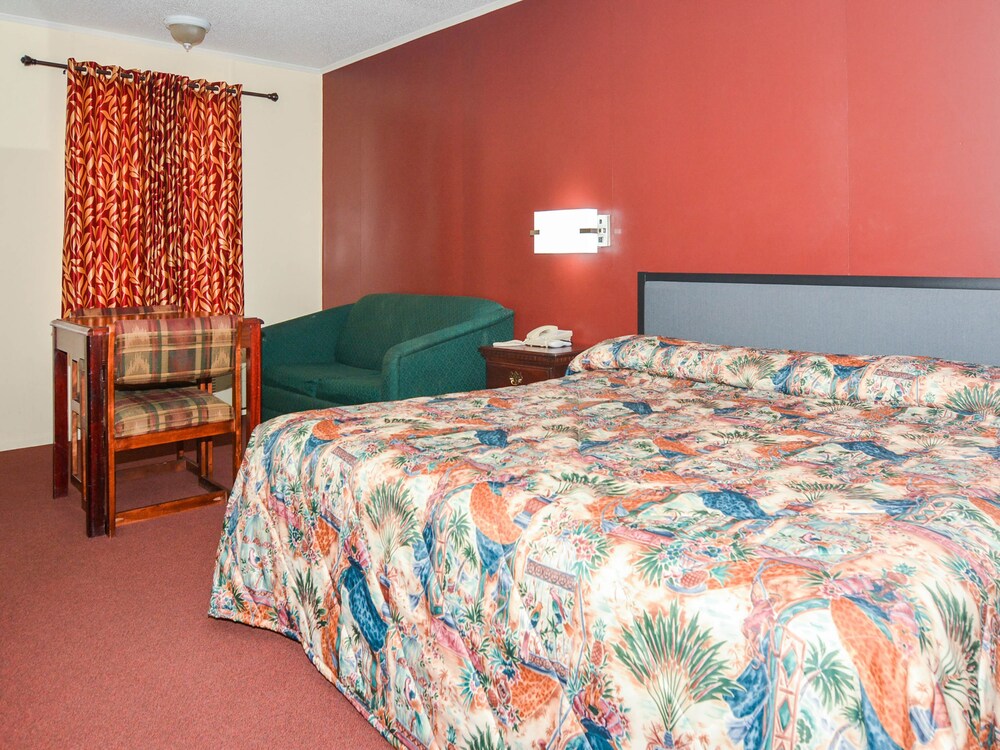 OYO Hotel Calhoun GA I-75 & US-41 Hwy