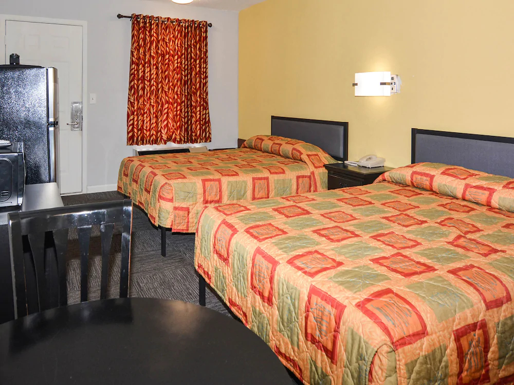 OYO Hotel Calhoun GA I-75 & US-41 Hwy