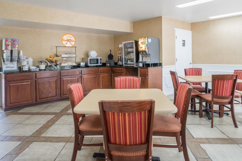 Howard Johnson by Wyndham Dalton