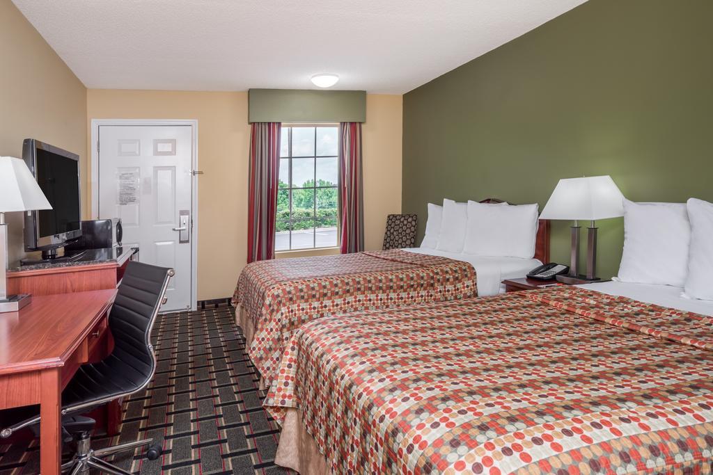 Howard Johnson by Wyndham Dalton