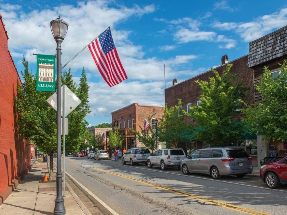 Moonshine Rapids Cabin