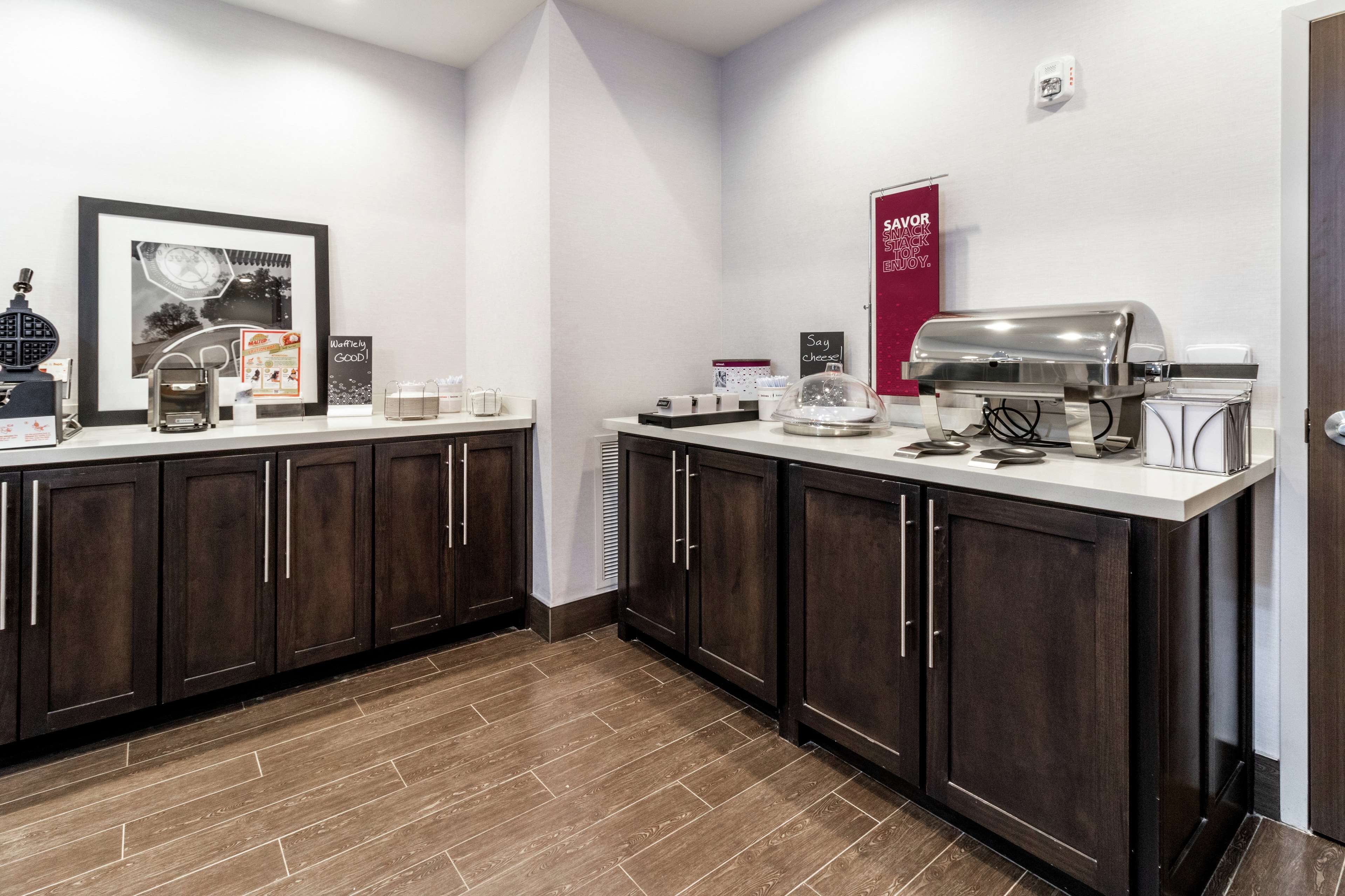 Hampton Inn Locust Grove