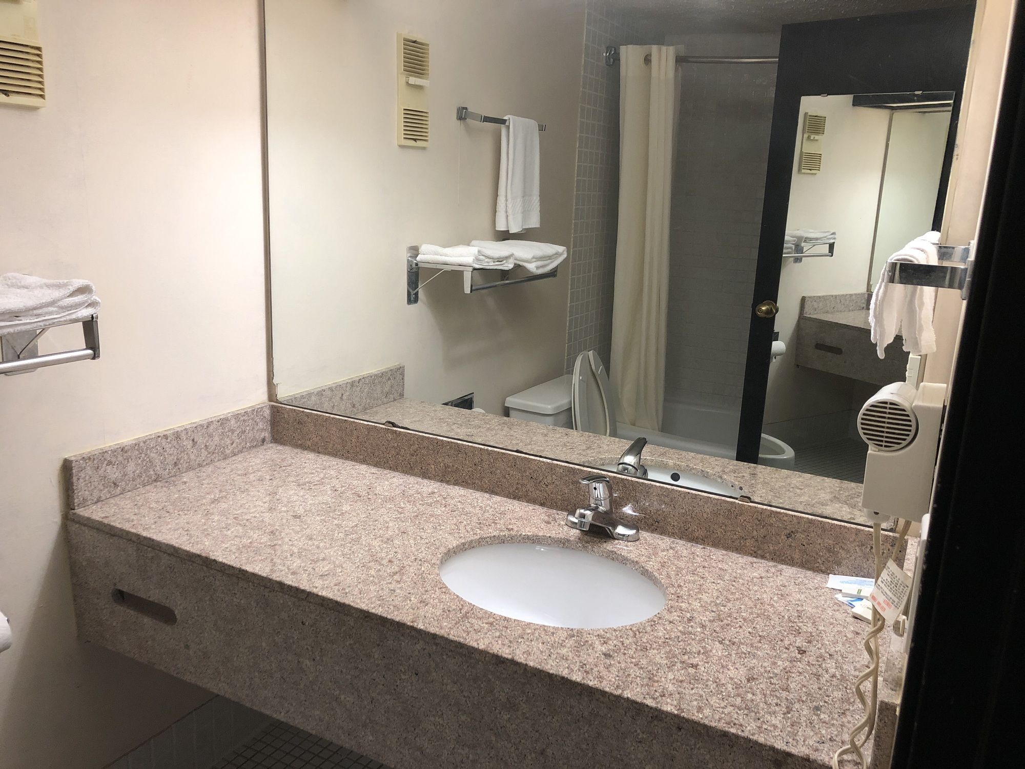 Rite4us Inn & Suites