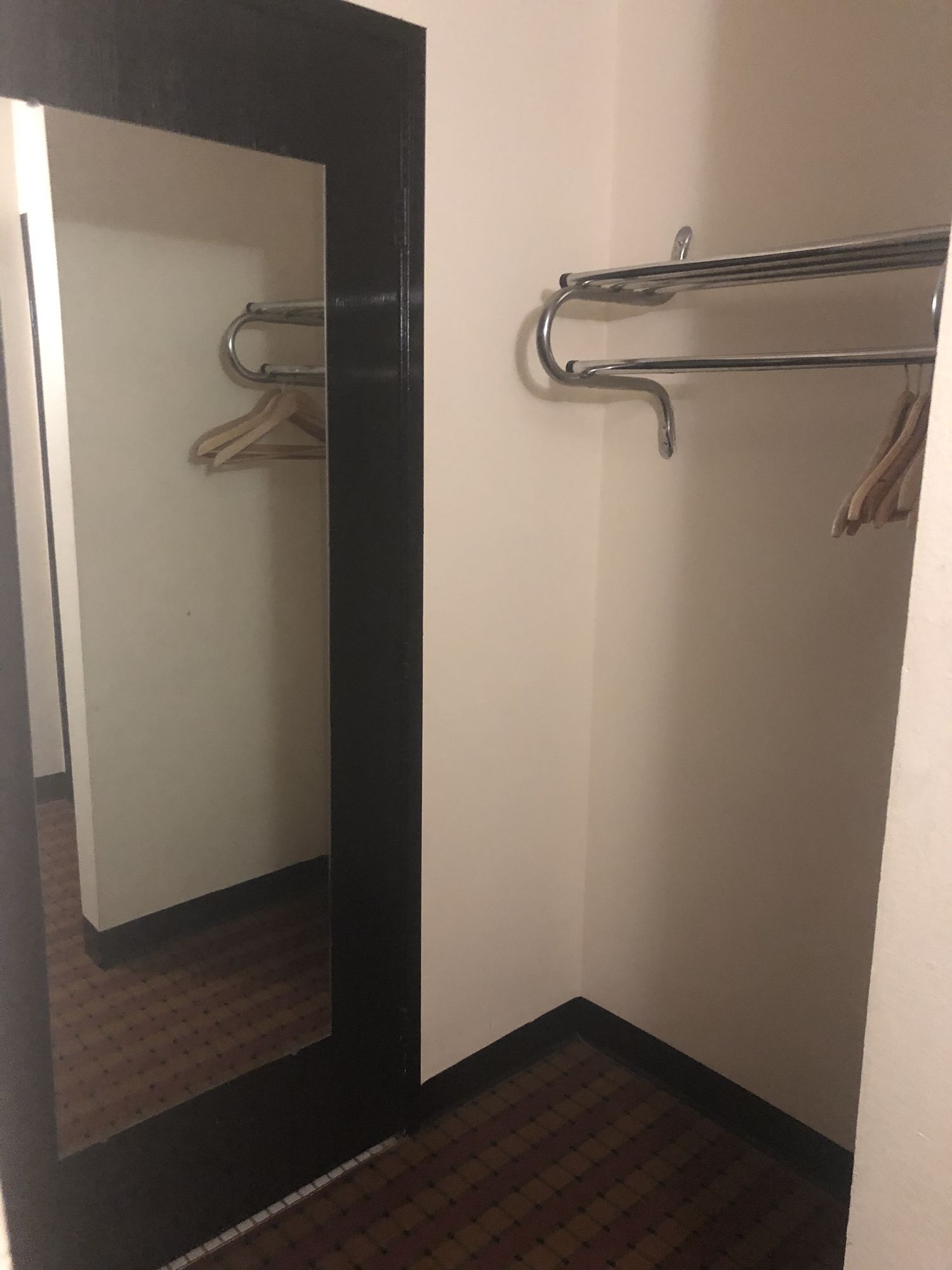 Rite4us Inn & Suites