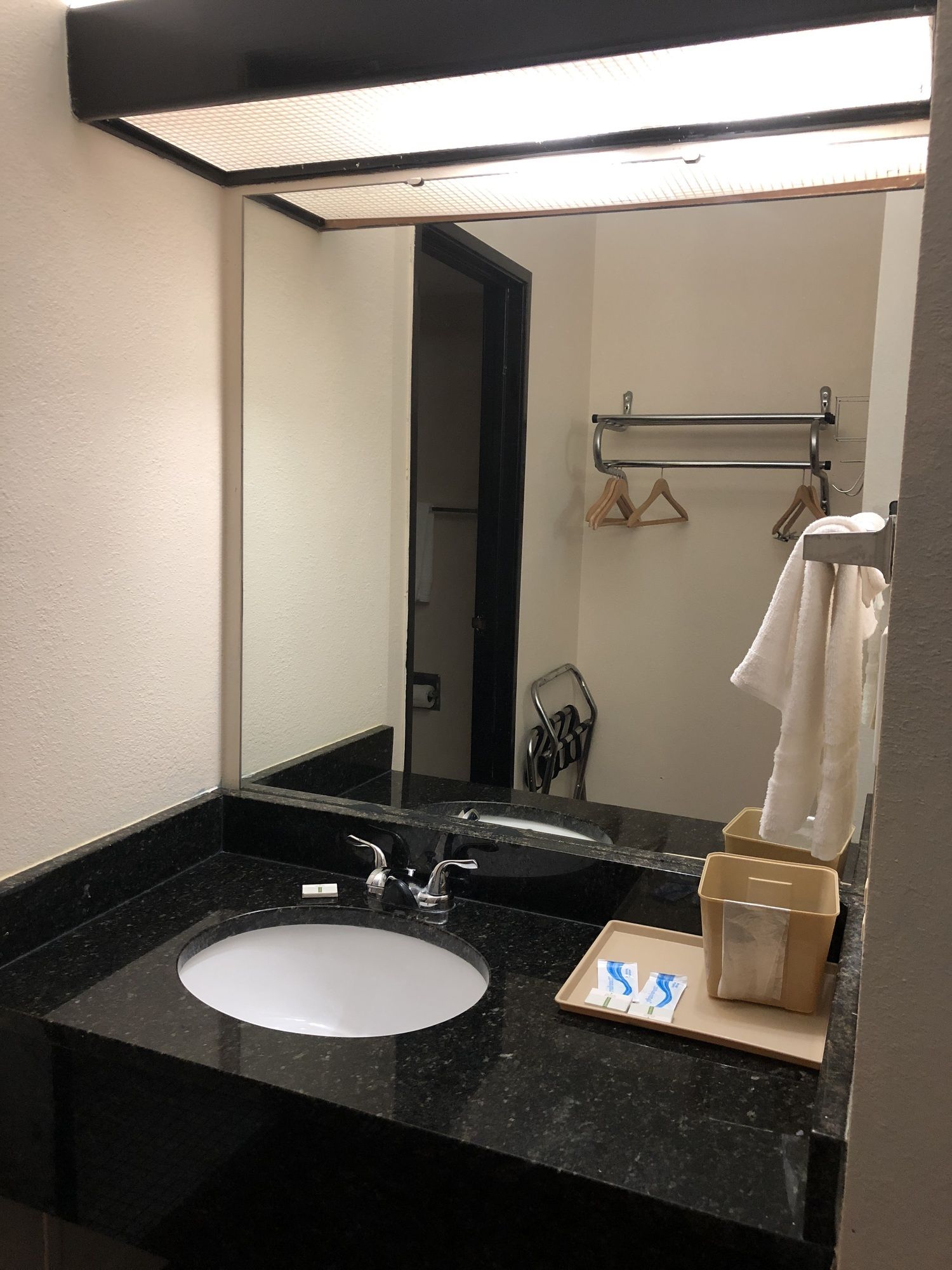 Rite4us Inn & Suites