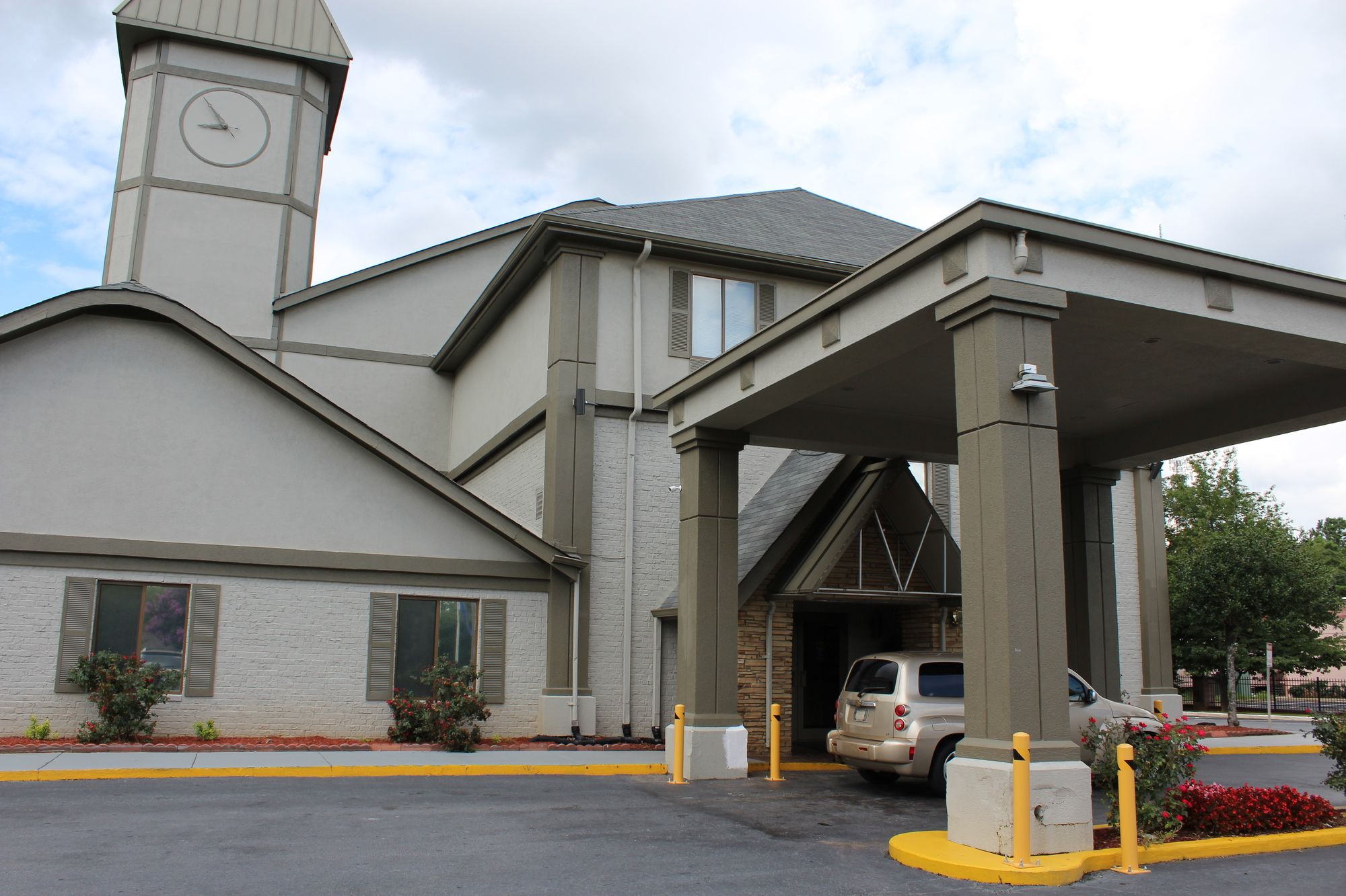 Rite4us Inn & Suites