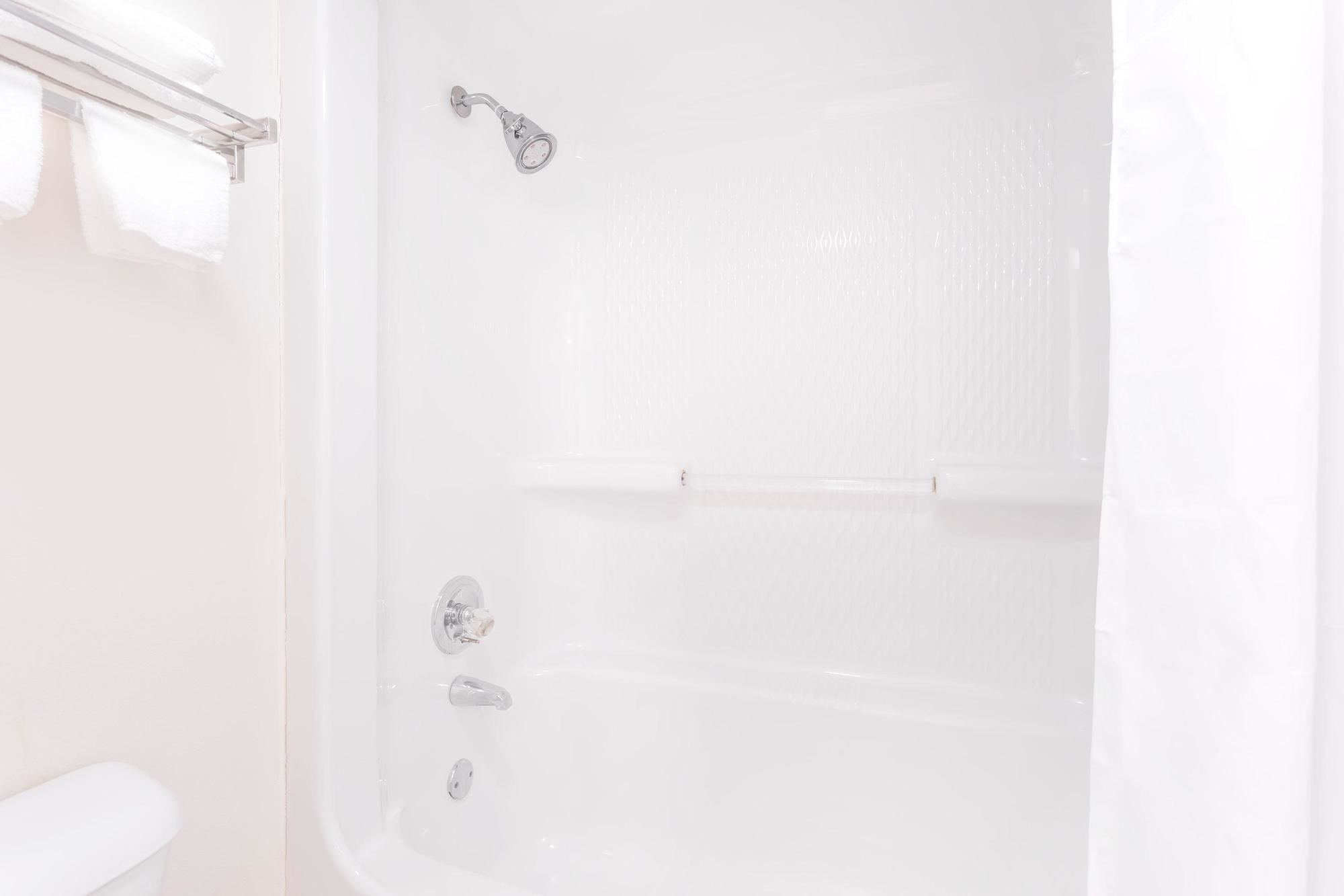 Howard Johnson by Wyndham Perry GA