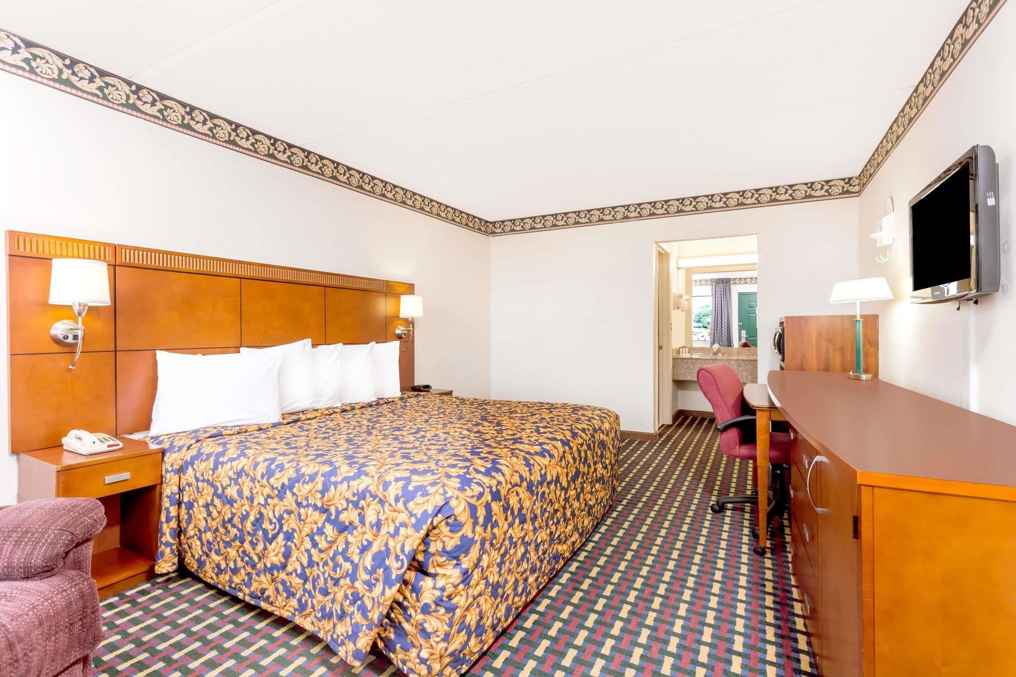 Howard Johnson by Wyndham Perry GA