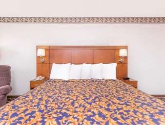 Howard Johnson by Wyndham Perry GA