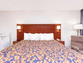 Howard Johnson by Wyndham Perry GA