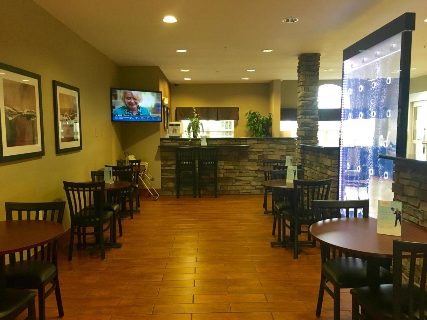 Microtel by Wyndham Perry National Fairground Area I-75