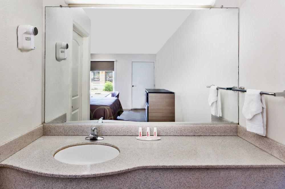 Super 8 by Wyndham Ringgold