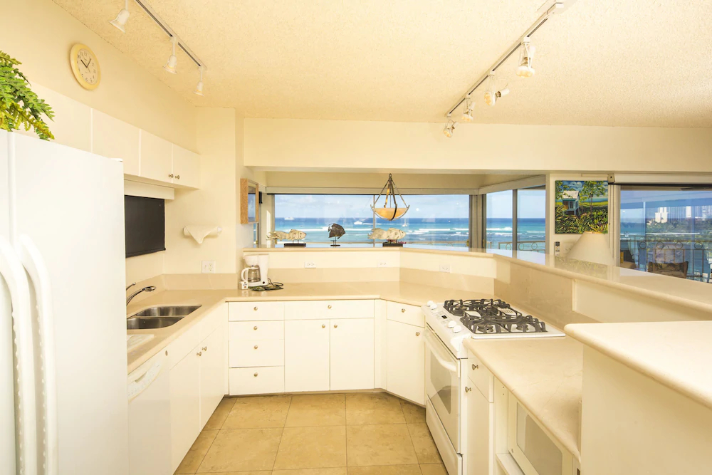 Waikiki Shore by Castle Hotels & Resorts